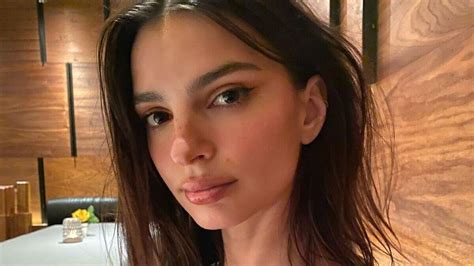 fotos de emily|23,069 Emily Ratajkowski Photos .